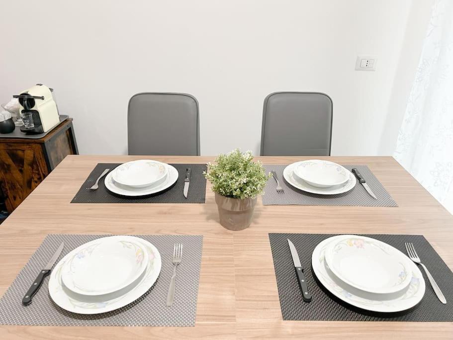 Appartamento Free Parking - Elegante Casa Con Wifi -Smarttv Savona Esterno foto